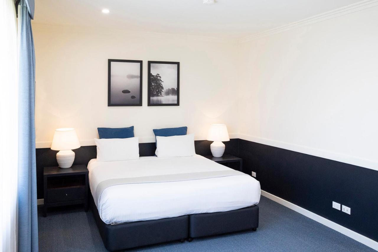 ホークスベリー レース クラブ モーテル ウィンザー エクステリア 写真 A bedroom at the hotel